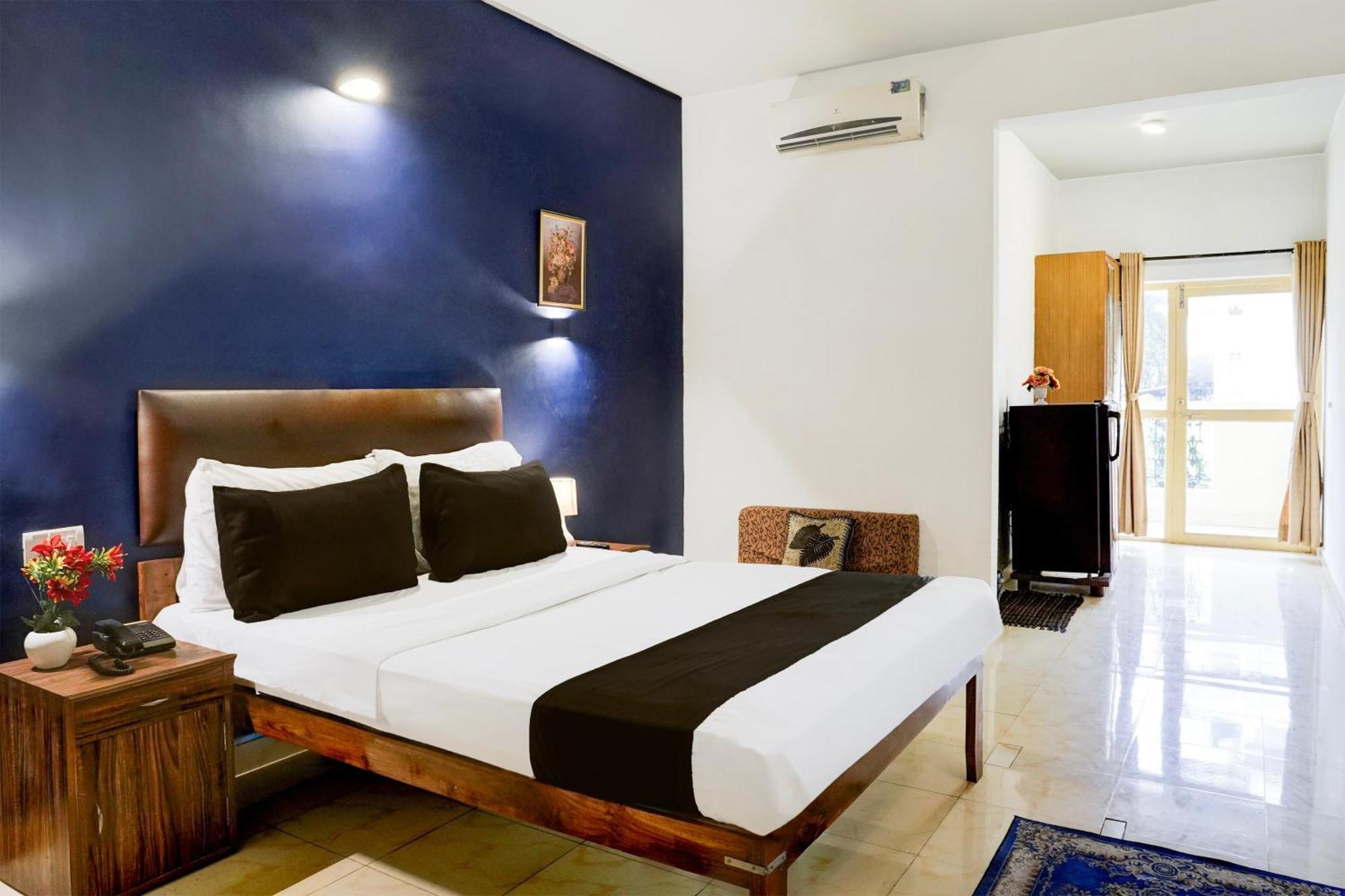 Super Townhouse Candolim Esterno foto