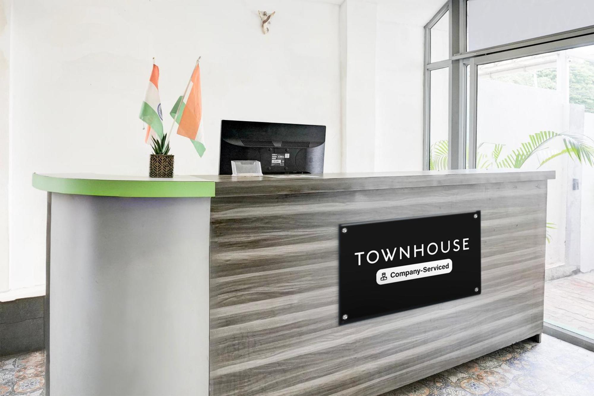 Super Townhouse Candolim Esterno foto